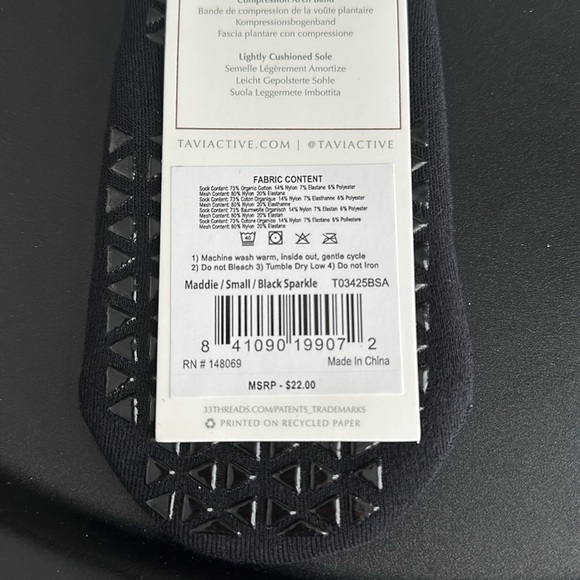 NWT Tavi “Maddie” low rise grip socks - Picture 2 of 2